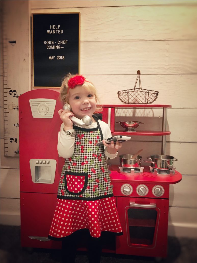 mother daughter play kitchen 