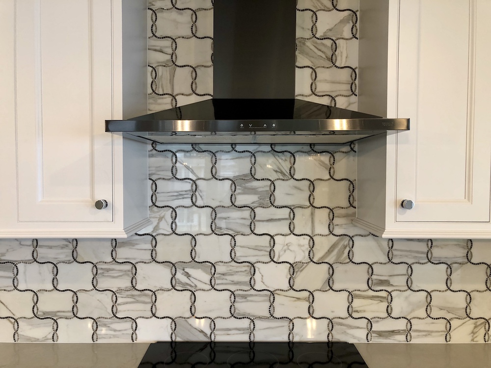 Material mix backsplash design