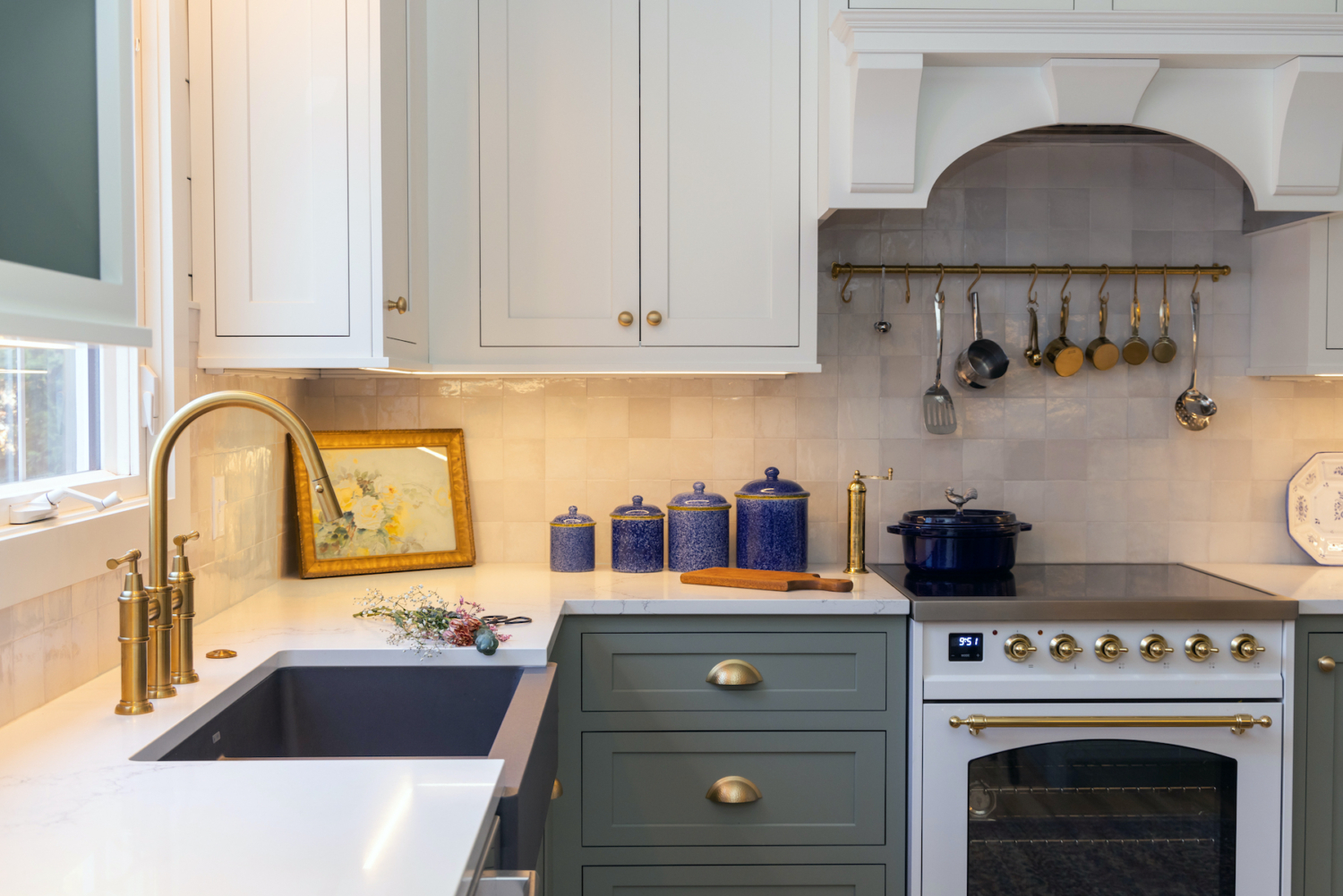 designing and remodeling a kitchen with under cabinet lighting