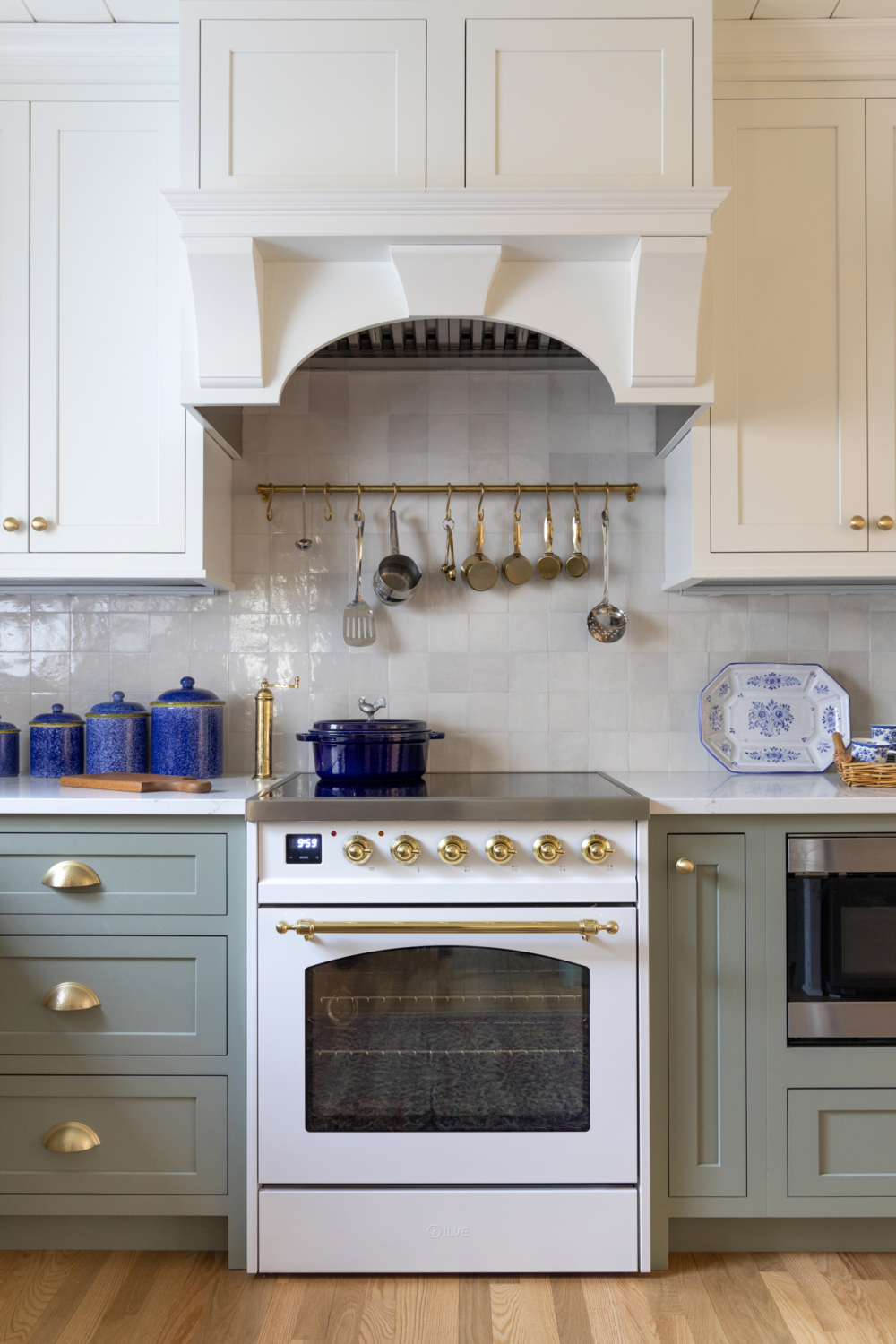 hanging pot rack above stove 